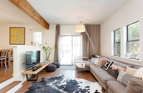 Newlands House | Stylish 3 Bedroom/3 Bathroom Near PEARL, PARKS & CU