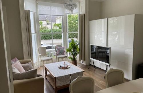 Abingdon Apartment | Stylish 3-bedroom flat in Kensington