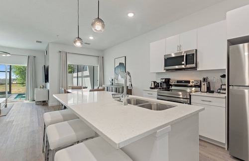 Loughman House | Stylish 3-Story Townhome with Private Hot Tub, Near Disney and Orlando Attractio