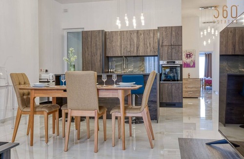 Mosta Apartment | Stylish 3BR home with large terrace in Mosta