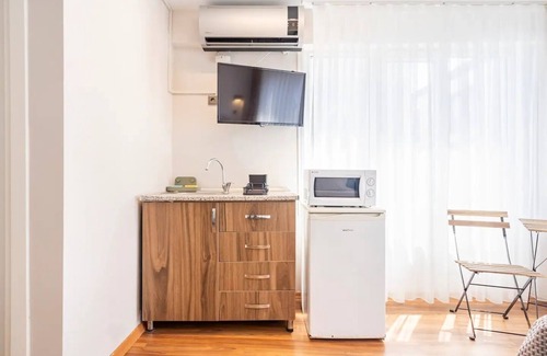 Old City Apartment | Stylish 3rd-Floor Studio - Fully Equipped - Fast WiFi & AC