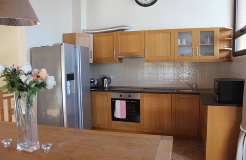 Maritsa Ski Chalet | Stylish 4 bed Large Chalet (sleeps 11)