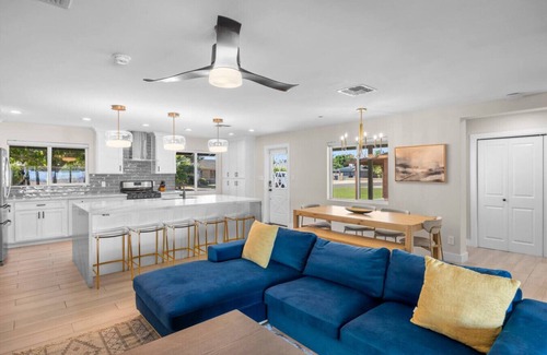 Camelback East House | Stylish 4 Bedroom Home w/Pool Heating & Hot Tub