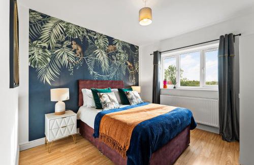 Giltbrook House | Stylish 5 Bed in Peak District Gem - Games Rooms