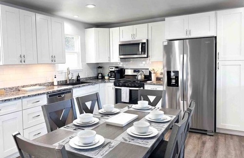 Arvada Plaza Area House | Stylish 5BR Retreat with Mountain Views