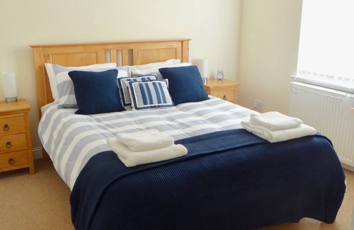 West Wemyss Cottage | Stylish and bright cottage with stunning sea views
