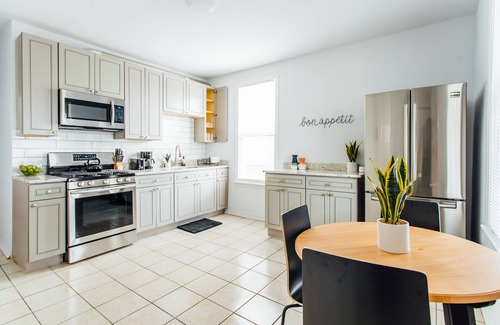 Logan Square Apartment | ❤️ Stylish and Cozy 2BR in Logan Square!