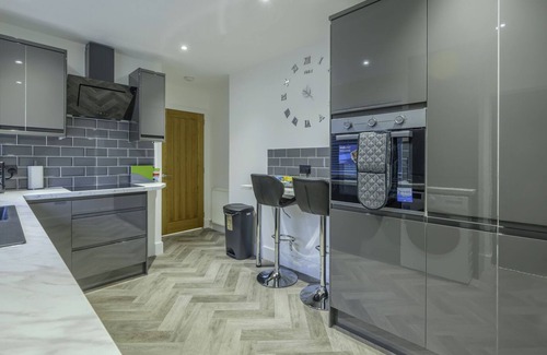 Aberdeen House | Stylish and luxurious 3 bedroom house.