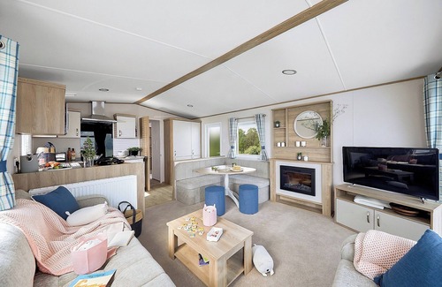 Narberth House | Stylish and spacious 12ft-wide caravan with one double and two twin.