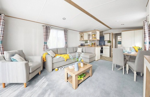 Narberth House | Stylish and spacious 12ft-wide caravan with one double and two twin.