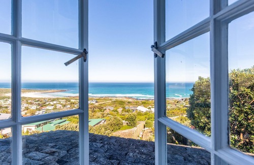 Scarborough House | Stylish and Spacious Luxury Bungalow with Pool and Sea views