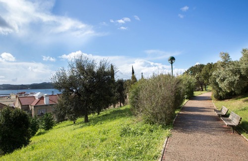 Alges Apartment | Stylish apartment between Lisbon and Caiscais
