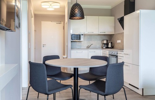 Alt-Travemunde/Ronnau Apartment | Stylish apartment with loggia, right next to the park and only 300 meters to the Baltic Sea -