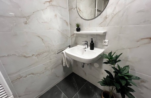 Goirle Apartment | Stylish apartment with free parking, fast WiFi, and easy access to Goirle’s attractions. Sleeps four