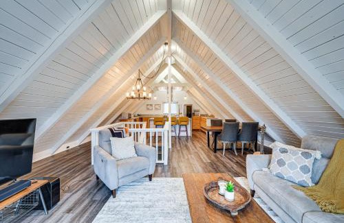 Geneva House | Stylish Bellingham Home with Lake and Mountain Views!