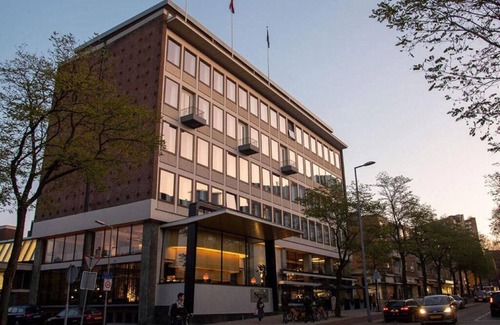 Kralingen-Crooswijk House | Stylish Boutique Hotel Stay Steps from Art, Food, and Historic Rotterdam