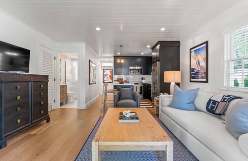 Cape Porpoise Condo | Stylish Cape Porpoise Retreat with Pool