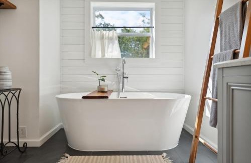 Livingston Manor House | Stylish Catskills Escape Near Town & Trails