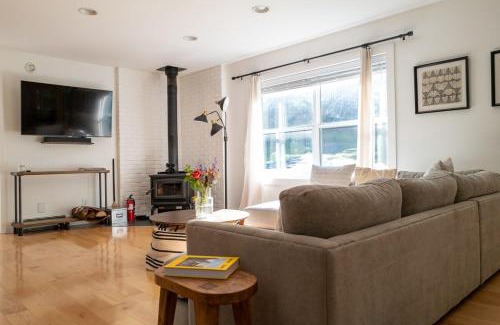 Livingston Manor House | Stylish Catskills Escape Near Town & Trails