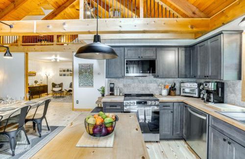 Round Top House | Stylish Catskills Retreat Year-Round Adventure!