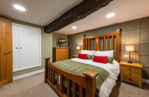 Stamford House | Stylish central 6 bedroom converted Granary