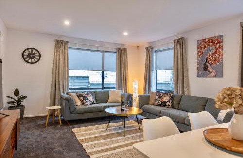 Edgeware Apartment | Stylish Central City Apartment on Bealey