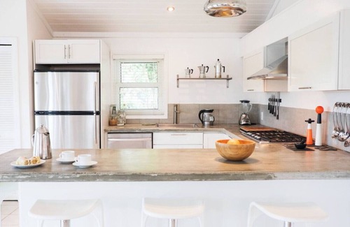 Governor's Harbour Cottage | ❊Stylish & Chic 1 Bedroom Private Hillside Villa❊