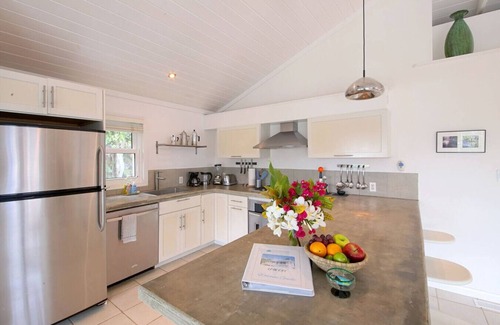 Governor's Harbour Cottage | ❊Stylish & Chic 1 Bedroom Private Hillside Villa❊