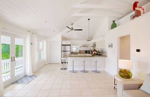 Governor's Harbour Cottage | ❊Stylish & Chic 1 Bedroom Private Hillside Villa❊