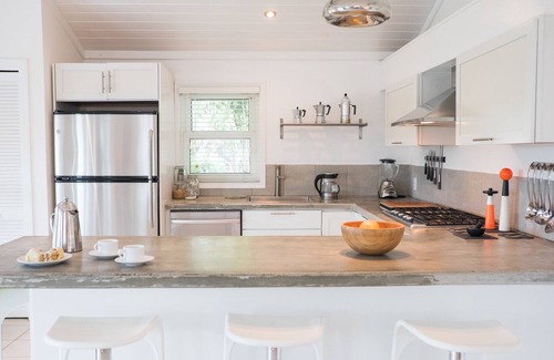 Governor's Harbour Cottage | ❊Stylish & Chic 1 Bedroom Private Hillside Villa❊