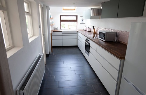 Whitehead House | Stylish Coastal Cottage