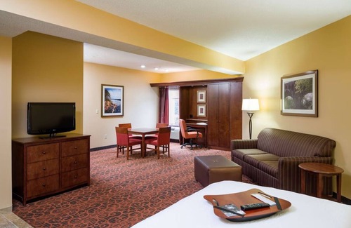 Selinsgrove Hotel | Stylish Comfort Close to Selinsgrove Shopping & Sights- Free Parking