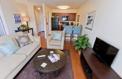 Melrose Condo | Stylish Condo In Trendy 12South