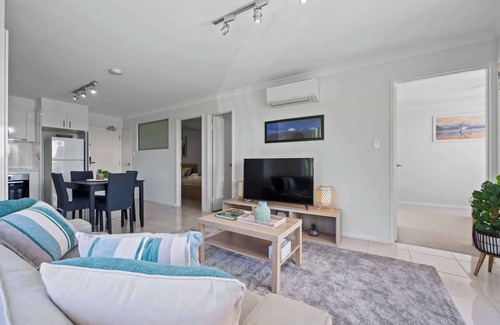 Rockingham Apartment | Stylish Corporate Stay with Wi-Fi & Parking