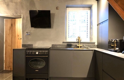 St Davids Cottage | Stylish cosy cottage at the heart of the city