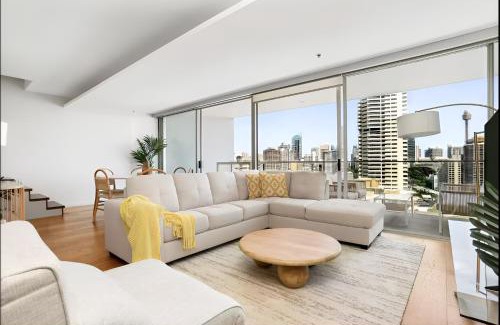 Darlinghurst Apartment | Stylish Double Storey Apt plus Harbour Bridge Views!