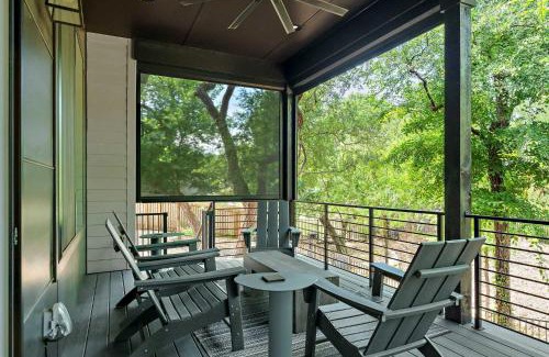 MLK House | Stylish East Austin Home - 2BR-BBQ-Close to DT