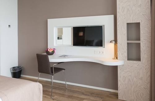Wageningen Hotel | Stylish Escape w/Spa Facilities, Onsite Dining | Near Nature Park & Local Scene