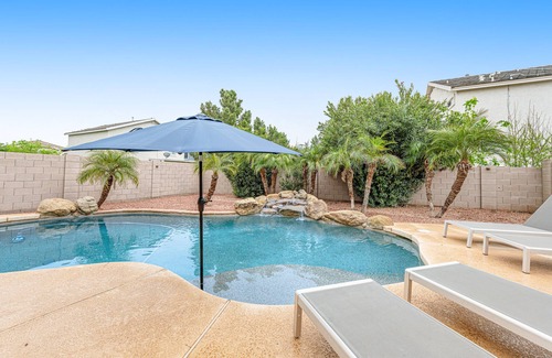 Avondale House | Stylish escape with private pool backyard oasis & high-speed WiFi