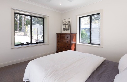 Bateau Bay House | Stylish family friendly beach house