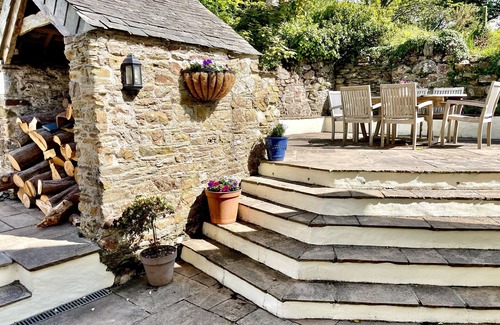 Margate Old Town Cottage | Stylish Family-Friendly Cottage With Hot Tub