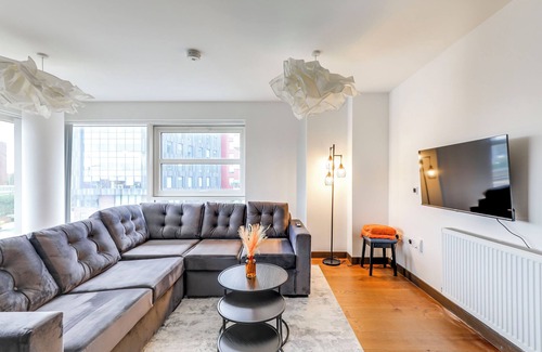 Newborough Apartment | Stylish flat in Peterborough in brilliant location