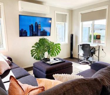 Hamilton House | Stylish Fresh Haven for up to 8 guests