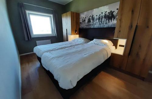 Leons House | Stylish Frisian Villa with Garden