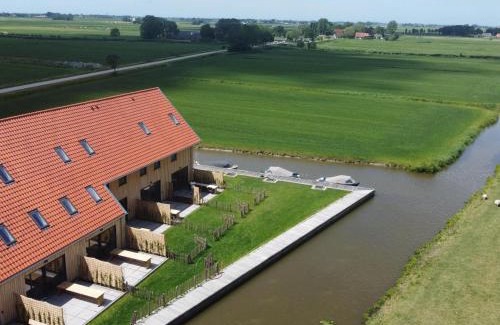 Leons House | Stylish Frisian Villa with Garden