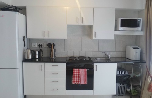 Rondebosch Apartment | Stylish Gem - The Rondebosh