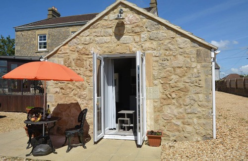 Tunley House | Stylish ground floor conversion near Bath and Priston with outstanding views