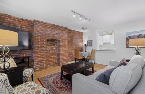 Downtown Halifax Apartment | Stylish & Historic walk down in best DT location