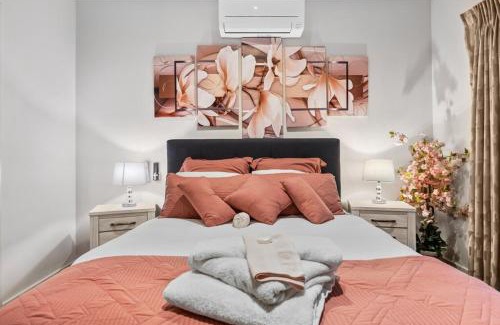 Ballarat House | Stylish Home 4mins drive to Sovereign Hill & Lake Wendouree with Free Parking