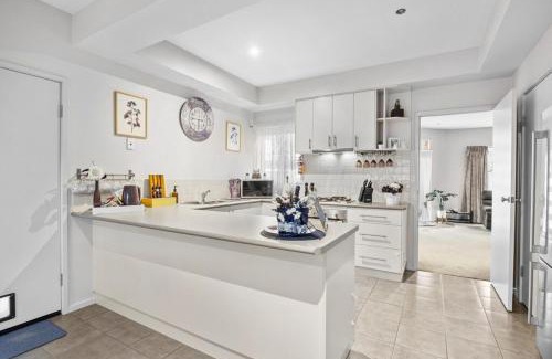 Ballarat House | Stylish Home 4mins drive to Sovereign Hill & Lake Wendouree with Free Parking